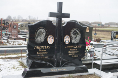 D142